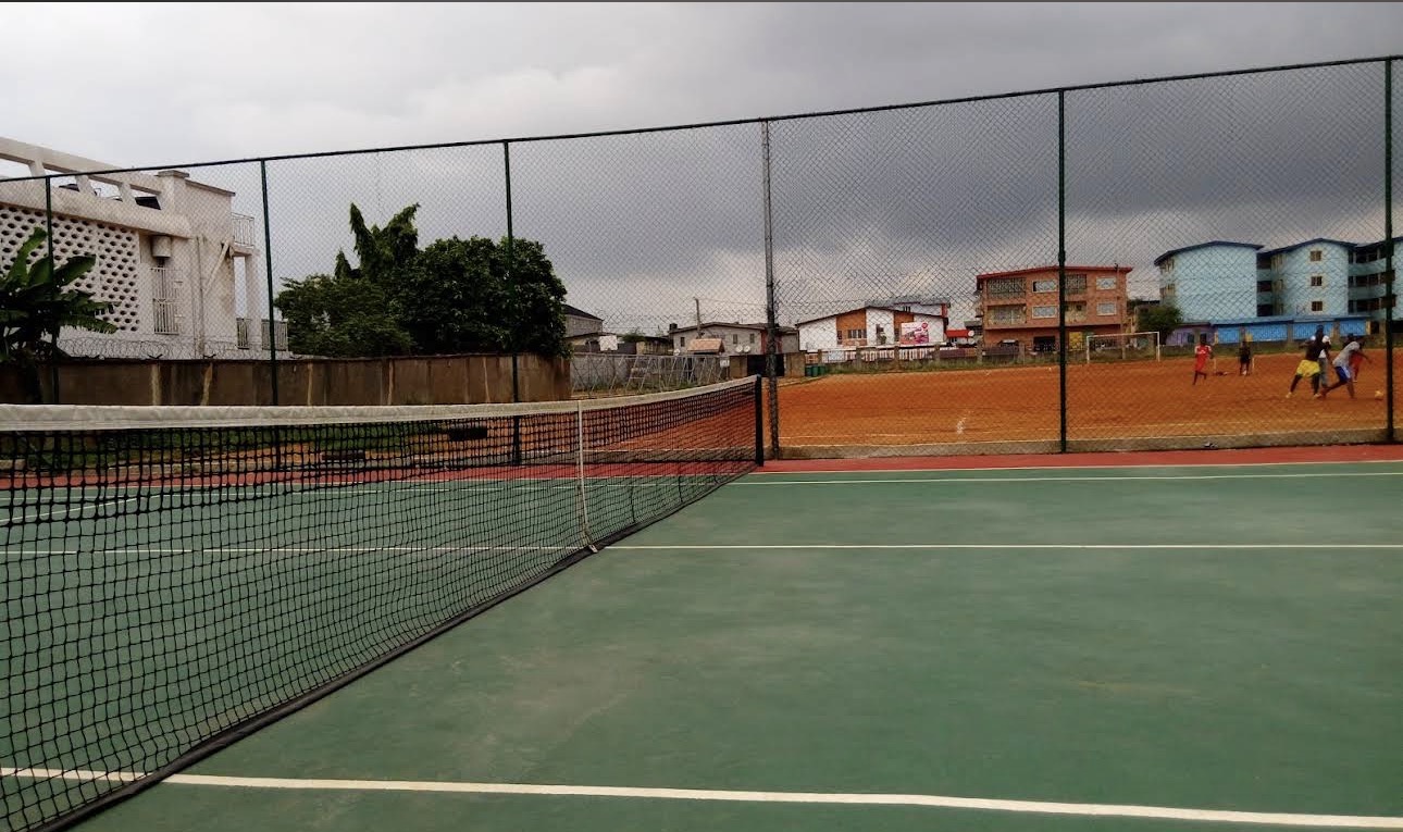 Monaliza Tennis Club seating